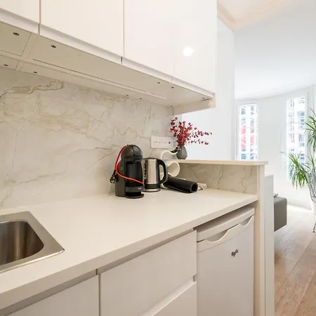 شقة Charming And Bright 1bdr Near The Marais *