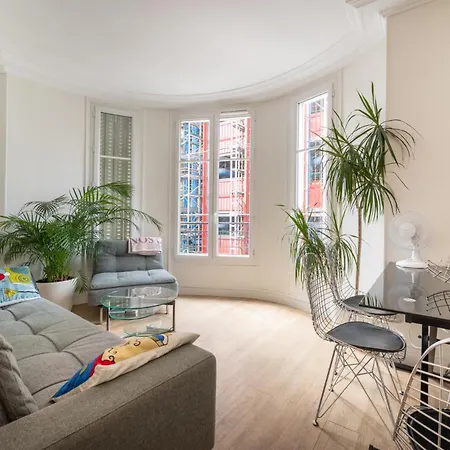 شقة Charming And Bright 1bdr Near The Marais *