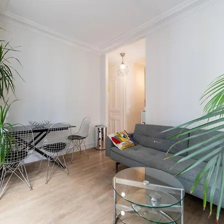 Charming And Bright 1bdr Near The Marais شقة باريس