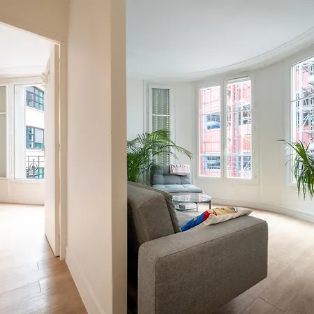 Charming And Bright 1bdr Near The Marais شقة باريس