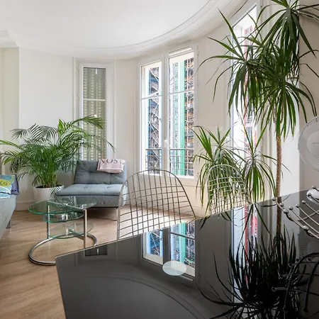 Charming And Bright 1bdr Near The Marais باريس