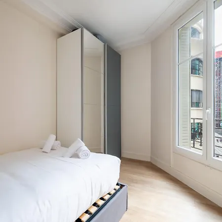 Charming And Bright 1bdr Near The Marais باريس