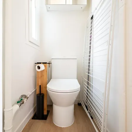 Charming And Bright 1bdr Near The Marais باريس